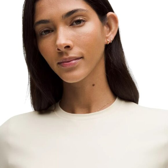 NWOT Lululemon Wundermost Ultra-Soft Nulu Crewneck Cropped T-Shirt - Picture 3 of 8